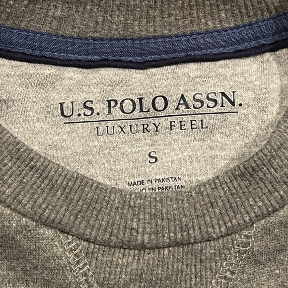 U.S. Polo Assassin Men’s Crewneck Sweater - Size Small - Picture 4 of 5